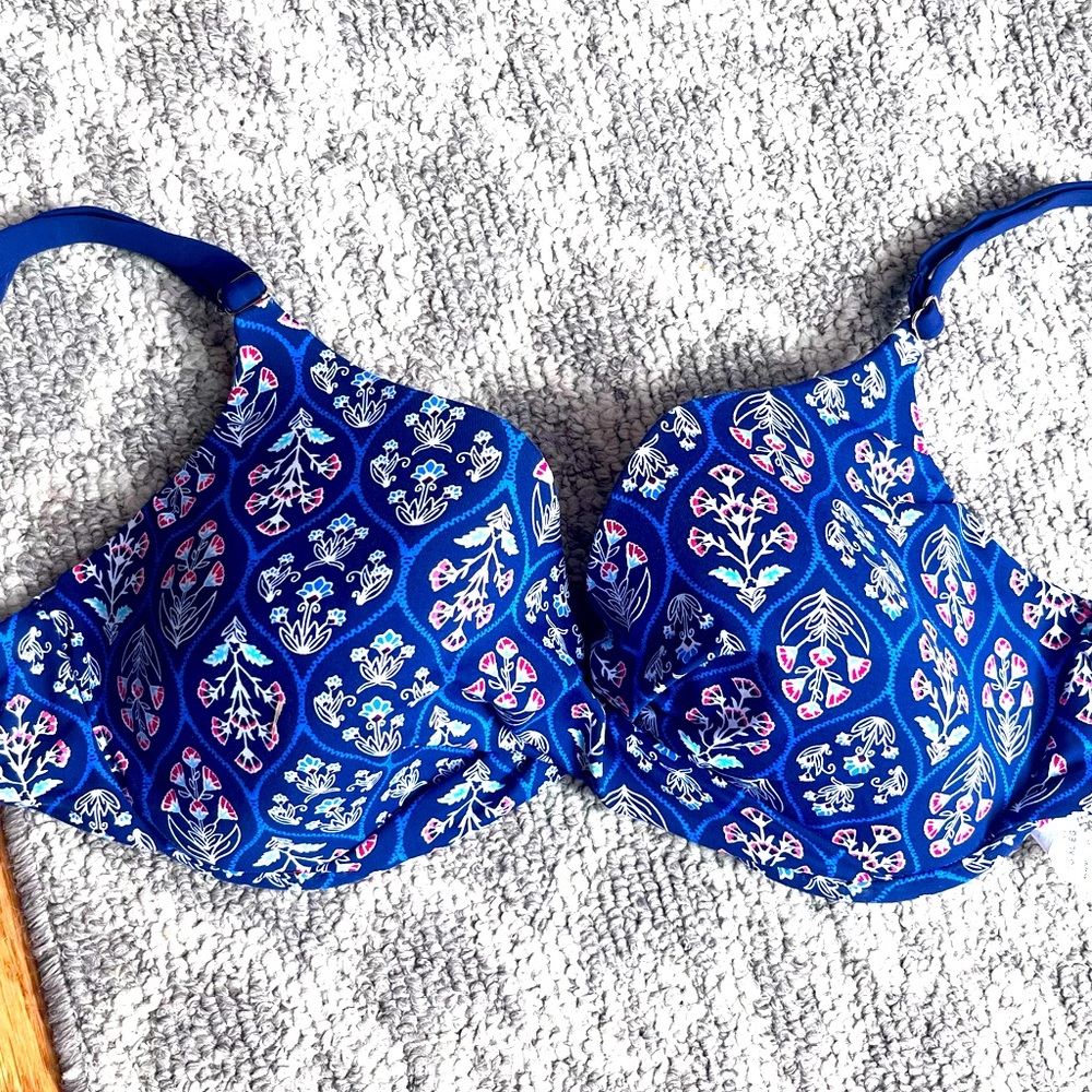 Bathing Suit Padded Top (XL)